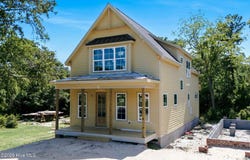 607 Burrington Avenue, Southport, NC 28461
