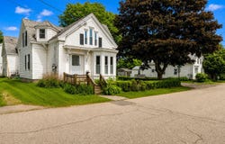 27 Warren Street, Rockland, ME 04841