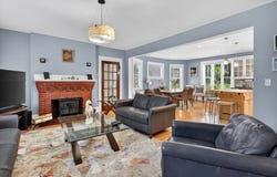962 Pleasant St, Worcester, MA 01602