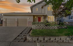 535 NE 24TH St, Gresham, OR 97030