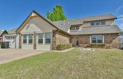 1637 NE 9th Street, Moore, OK 73160