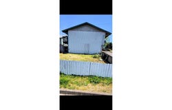 587 W BERDINE ST, Roseburg, OR 97471