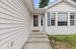 9301 N Drawbridge Ct, Hayden, ID 83835