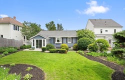 22 Cumner Ave, Melrose, MA 02176