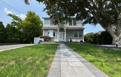 245 E GOLF Avenue, South Plainfield, NJ 07080