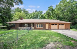 6327 YECKER Avenue, Kansas City, KS 66104
