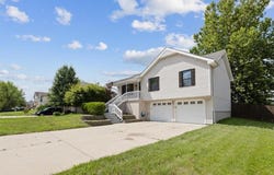1324 Arrowhead Ridge, Independence, MO 64056