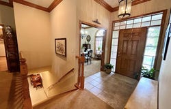 1103 Barberry Dr, Hutchinson, KS 67502