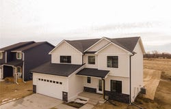 602 E Vista Lake Avenue, Polk City, IA 50226