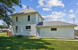 201 9th St. N, Quasqueton, IA 52326