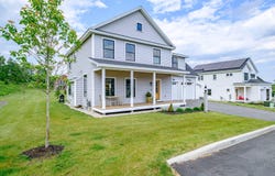 5 Goldfinch Drive, Falmouth, ME 04105
