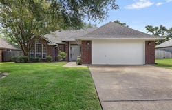 602 Yorkshire Drive, College Station, TX 77845