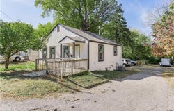 1216 S Osage Street, Independence, MO 64055