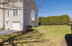 1 Harbor Mist Dr, Fairhaven, MA 02719