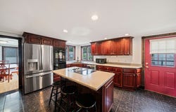 848 Brockton Ave, Abington, MA 02351