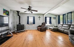 31933 SHELLY Drive, Springfield, LA 70462