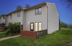 478 Hawaii Ct, IA 52246