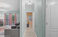 9100 Hawthorne Pointe Dr, Louisville, KY 40272
