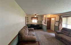 5077 Chestnut Hill Drive, Willoughby, OH 44094