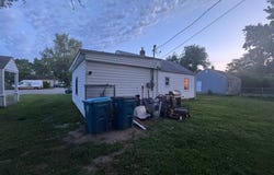 1121 E Lorena Avenue, Wood River, IL 62095