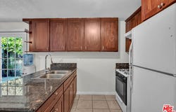 229 E 75th St, Los Angeles, CA 90003