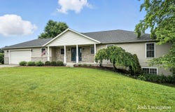 9337 Andrew Farms Drive, Alto, MI 49302