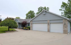 195 Wabash Valley, Geneva, IN 46740
