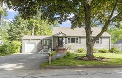 15 Suncrest Ave, Wilmington, MA 01887