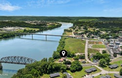 15 River St, Loudon, TN 37774