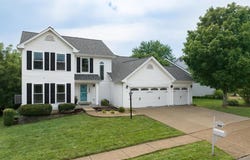 690 Summer Top Circle, St Louis, MO 63026