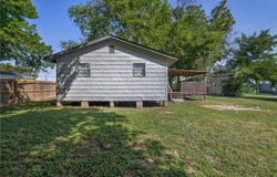 1303 West Main Street, Madisonville, TX 77864