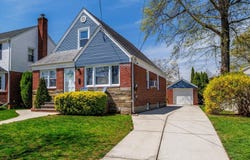 164 W Poplar Street, Floral Park, NY 11001