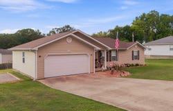 711 Olive Street, West Plains, MO 65775