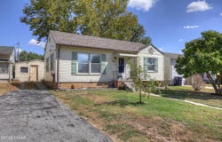 406 Washington Avenue, Baxter Springs, KS 66713