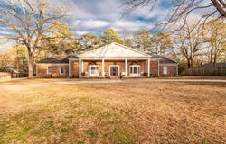 413 S Myrtle St, Warren, AR 71671