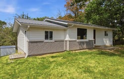 689 Oak Hill Drive Road, Houston, MO 65483