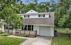 912 Ridge Drive, Belton, MO 64012