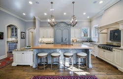 210 E Prairie Avenue, Wheaton, IL 60187