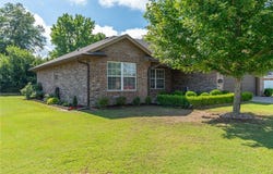 1724 Riley Circle, Alma, AR 72921