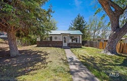 320 E North St., Hagerman, ID 83332