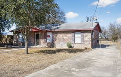1120 Fort Clark, Uvalde, TX 78801