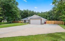 6874 Wallace Dr, Pace, FL 32571