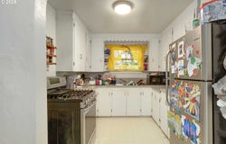 1951 AUSTIN RD, Roseburg, OR 97471