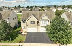2521 VILLAGE Road, DOVER, PA 17315