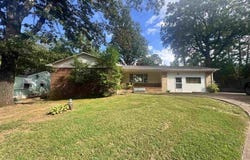 137 Bayless Ave, Florence, AL 35630