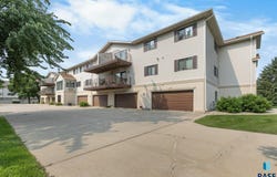 3700 E Peony Pl, Sioux Falls, SD 57103