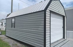 609 Hwy 466, Lady Lake, FL 32159