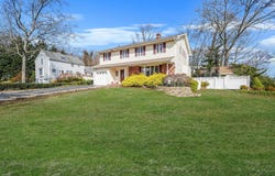 1 Pine Road, Rocky Point, NY 11778
