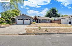 1702 Sherwood Ave, Modesto, CA 95350