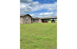 2152 County Road 49, Section, AL 35771